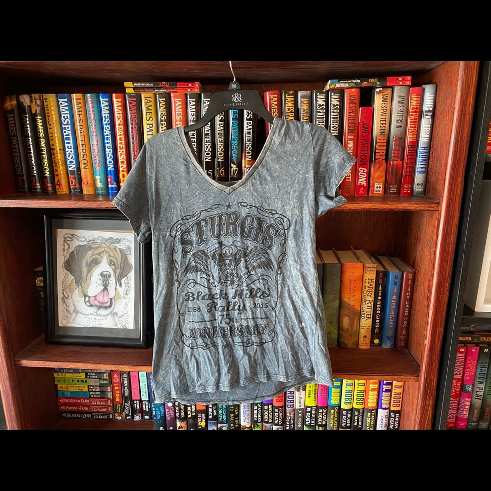 Women Shirt.              Tote 17